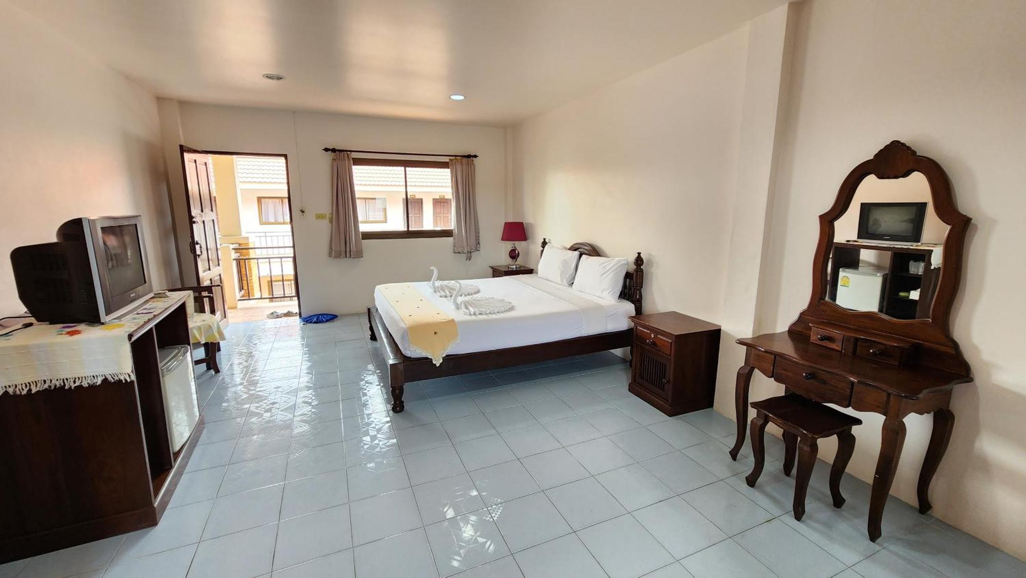 Panupong Hotel Чавенг Бийч Екстериор снимка