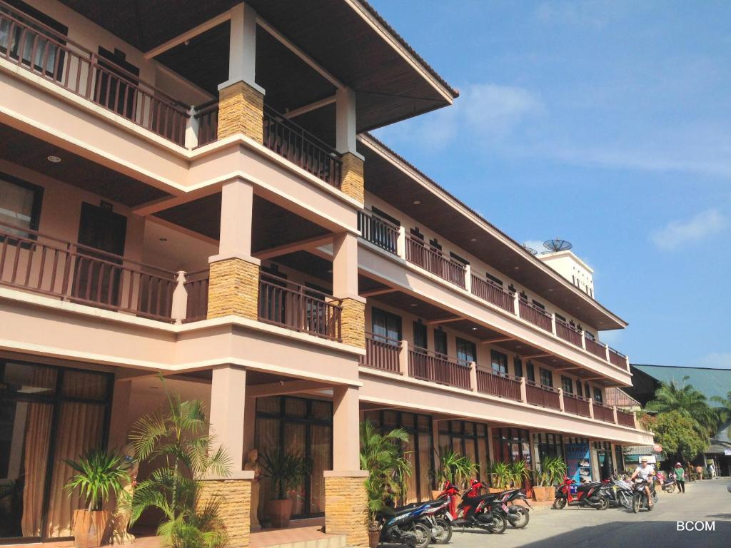 Panupong Hotel Чавенг Бийч Екстериор снимка