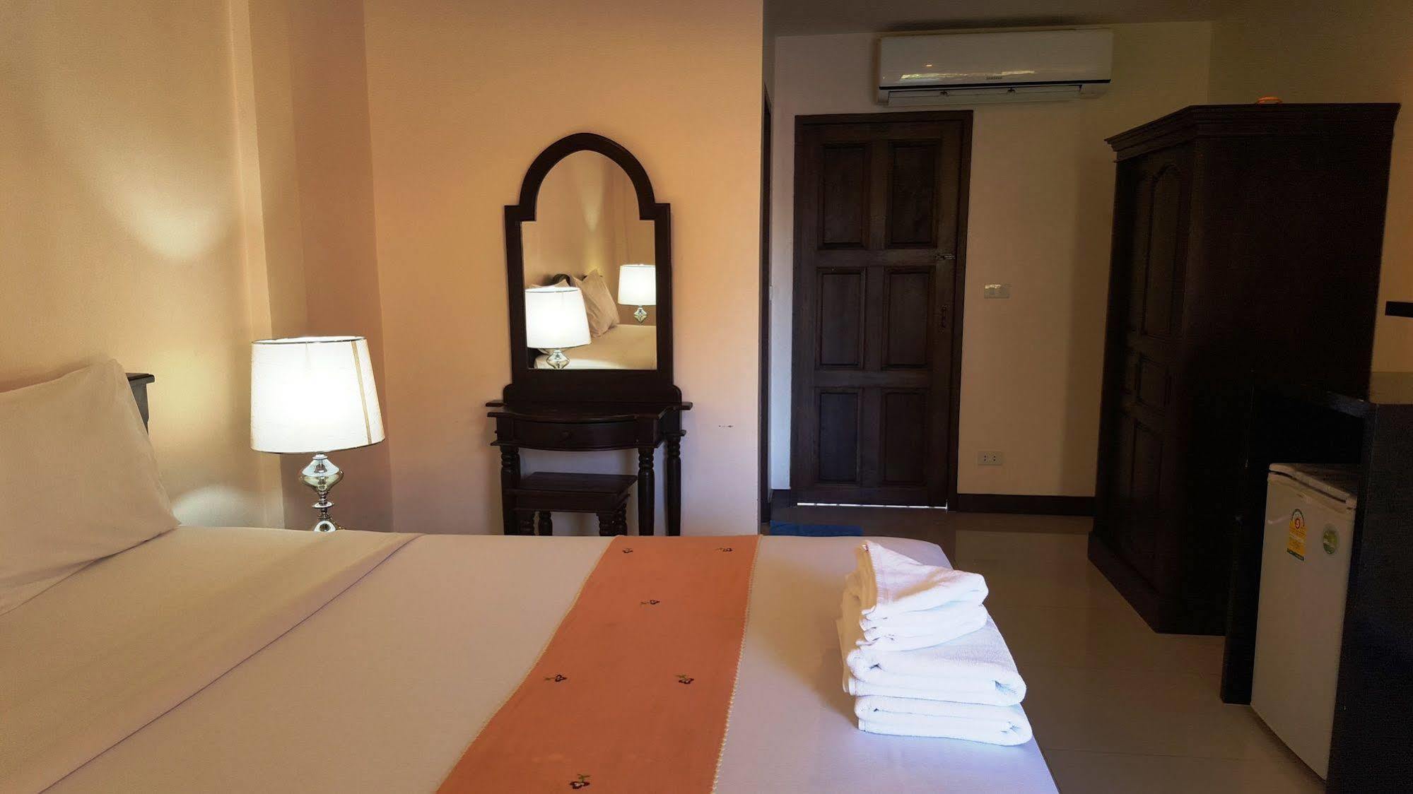 Panupong Hotel Чавенг Бийч Екстериор снимка