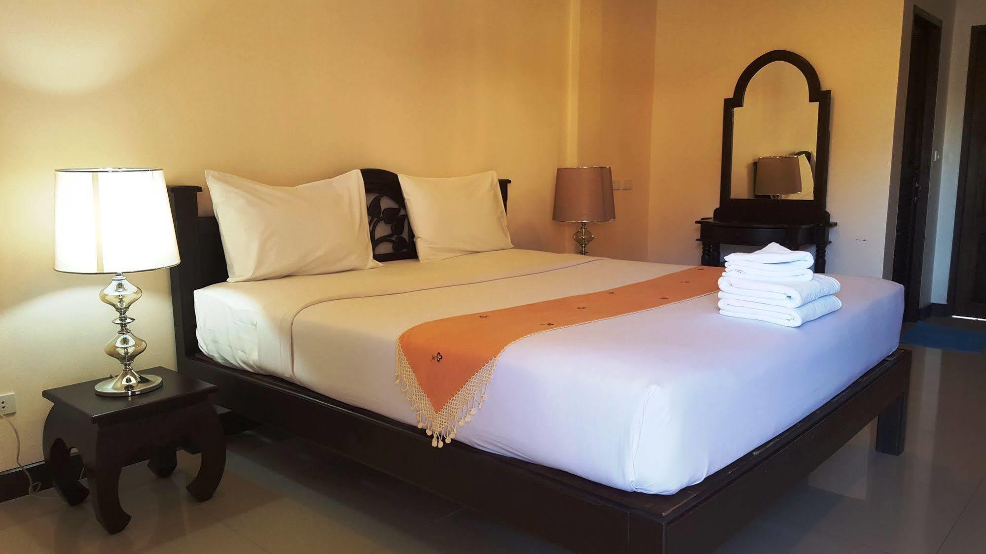 Panupong Hotel Чавенг Бийч Екстериор снимка